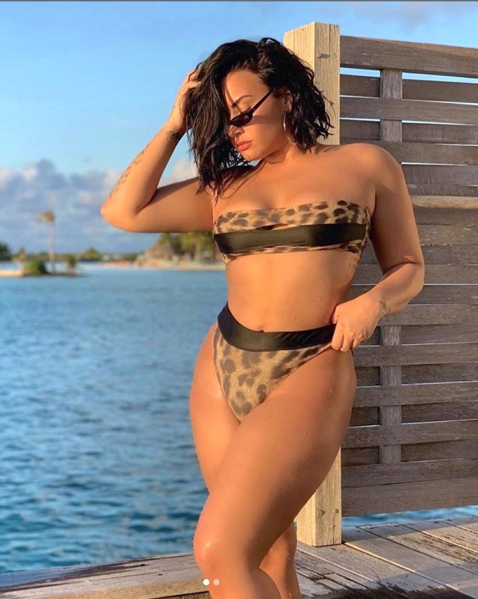 Анна Дзюба feet