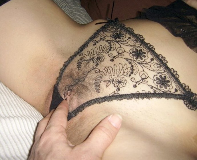 Отодвинула трусики домашнее