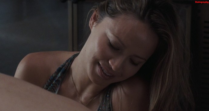 Мун Бладгуд голая в фильме