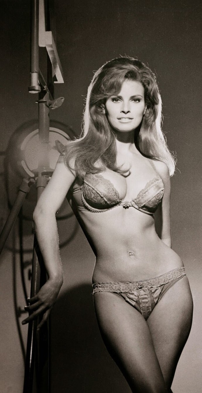 Актриса Ракель Уэлч nude*