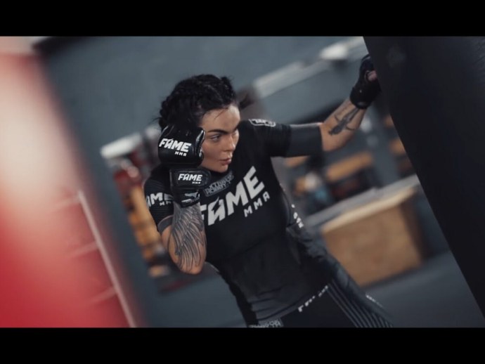 Порноактриса Даша Астафьева