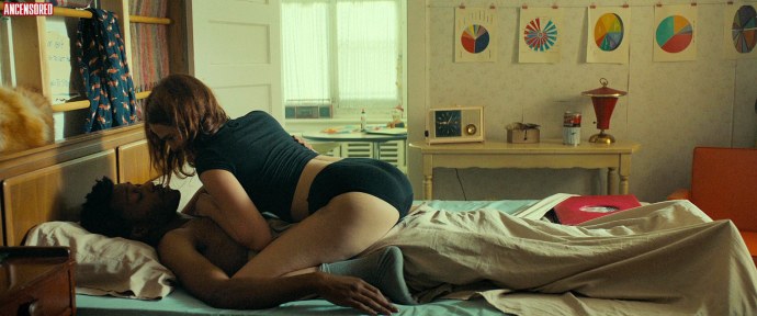 Tamara Zoey Kush в трусиках сзади