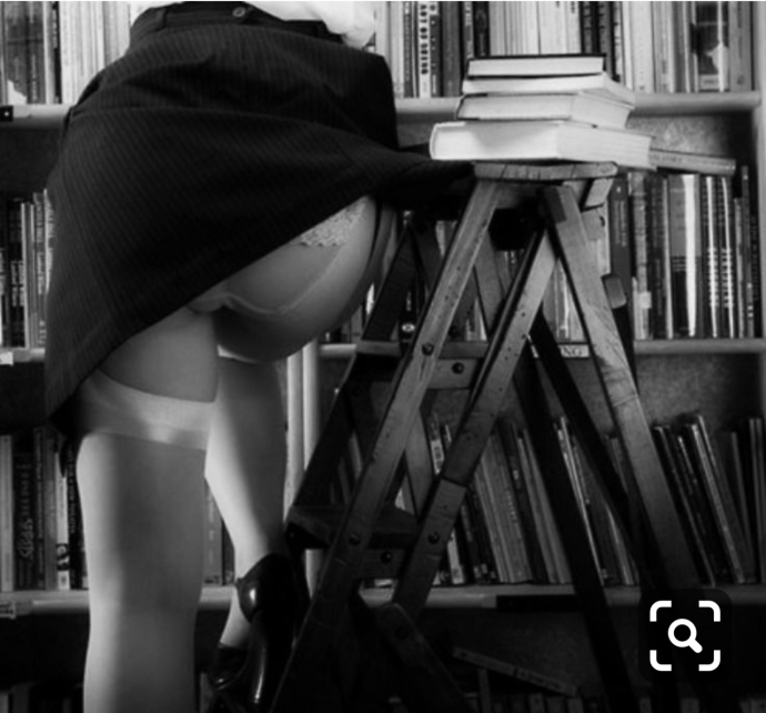 Библиотекарша без трусиков