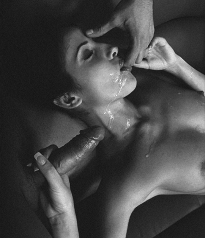 Куни Миньет юной блондинке в платье