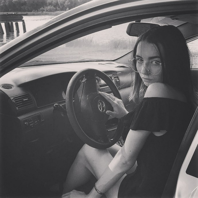 Девушка чб фото тумблер