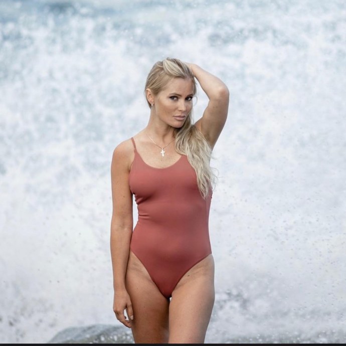 Дана Борисова в купальнике