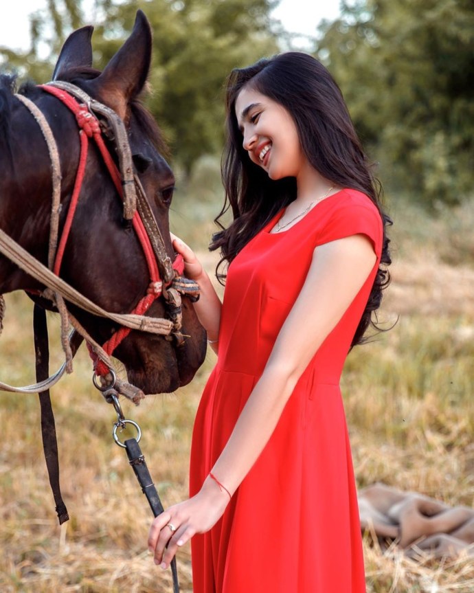 Тетя спалилась за дрочкой