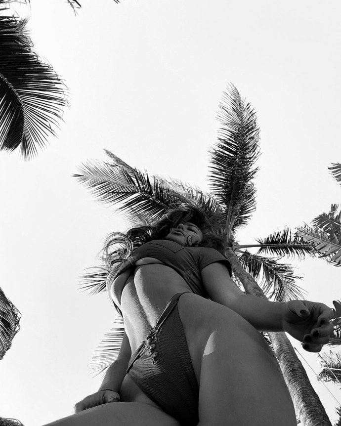 Софья Таюрская в кожаных штанах