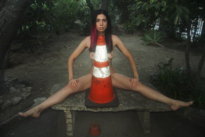 Голая художница мило Муаре