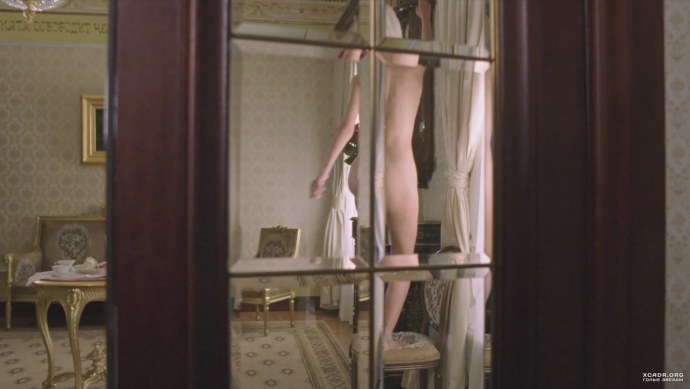 Даниэла Стоянович голая попа