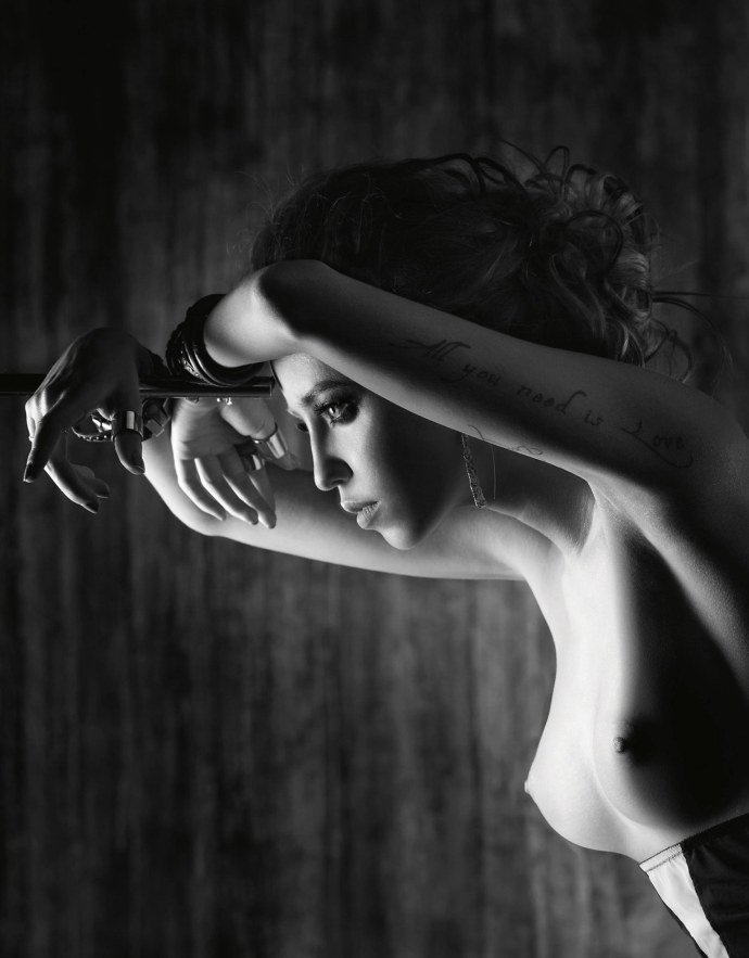 Надя Дорофеева обнаженка