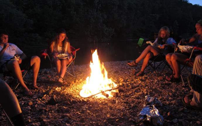 Пара в палатке