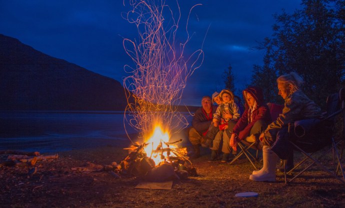 Третий лишний у костра