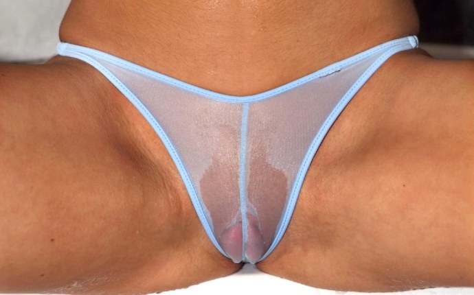 Зрелые в прозрачных трусиках