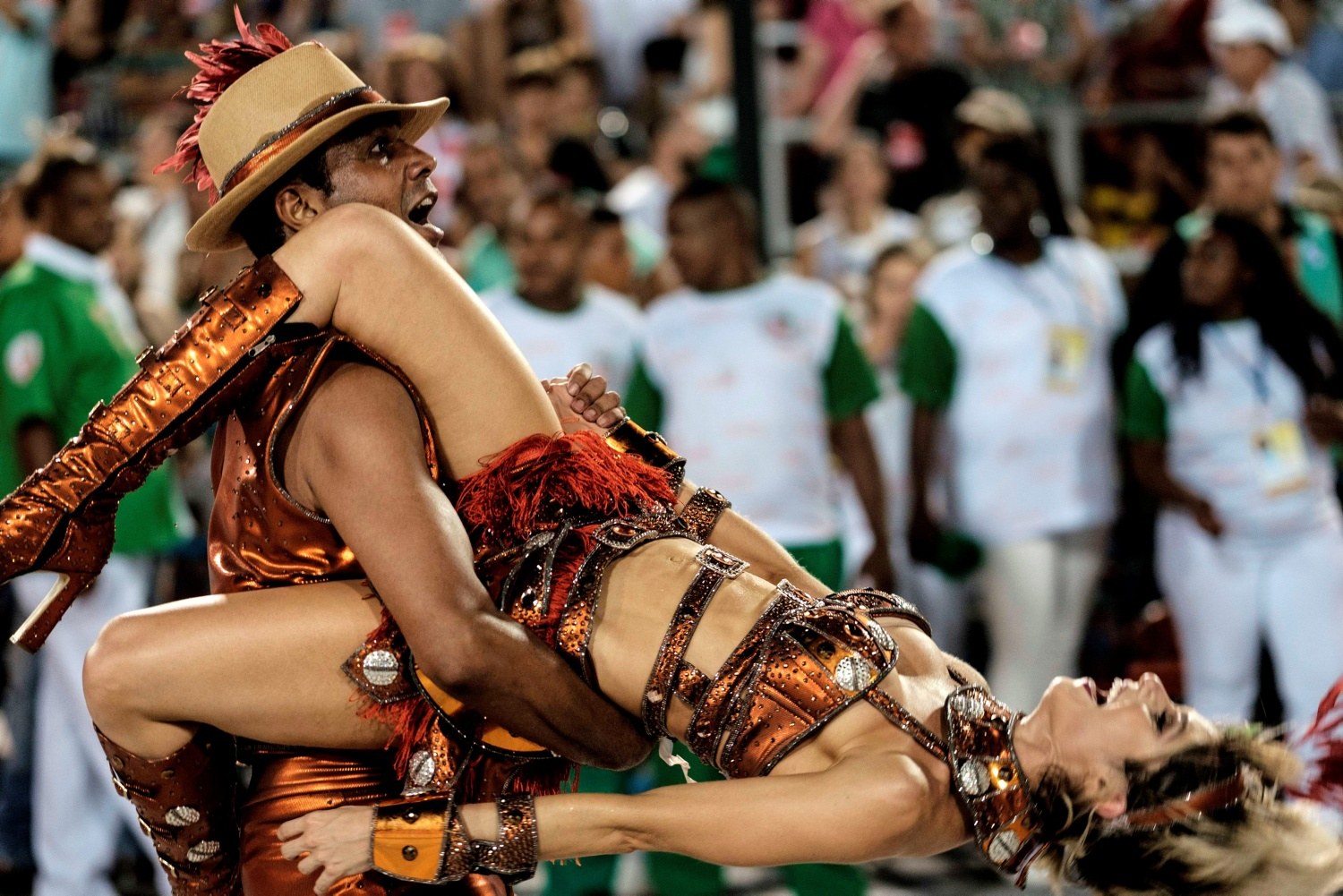 оргия на карнавале в бразилии порно фото 42