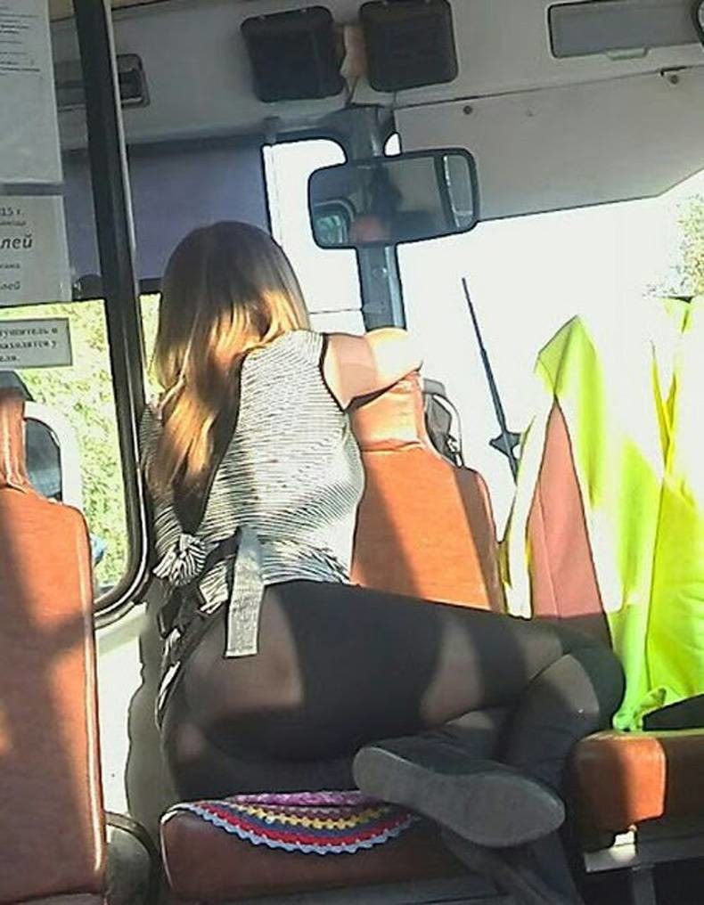Порно подглядывание в автобусе