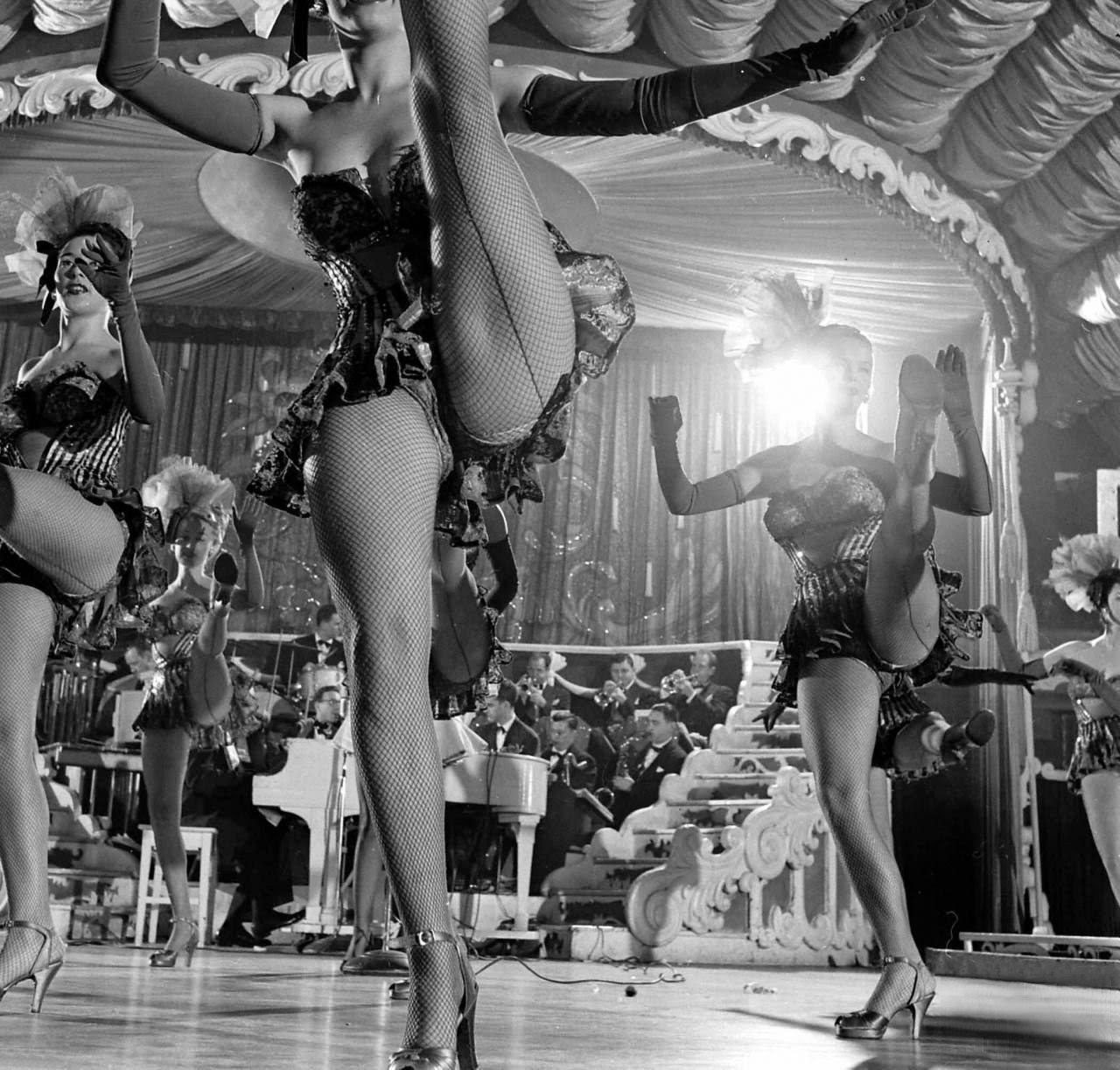 Голые женщины за 50 танцуют под рок (66 фото) - порно и эротика  HuivPizde.com