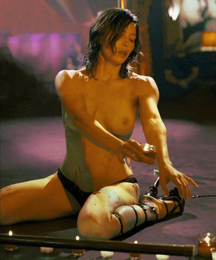 Огромные сиськи под водой