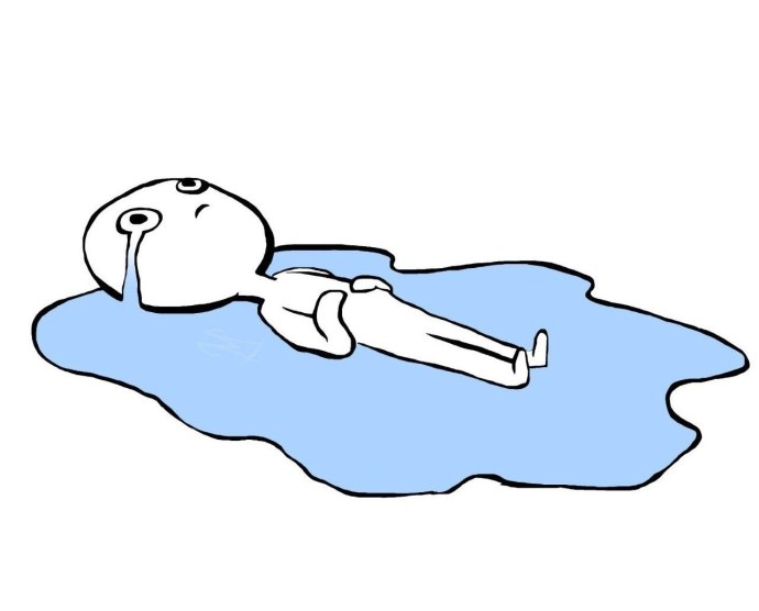 Человек лежит в луже слез