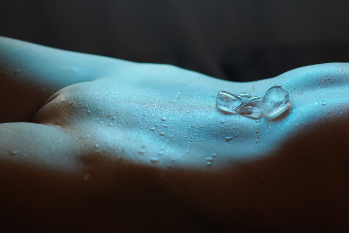 Хуй в бокале шампанского