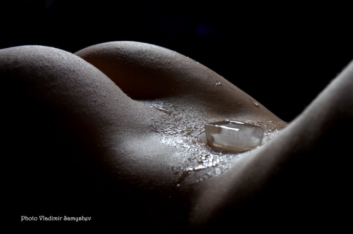 Эротические ласки со льдом