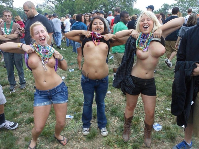Голые сиськи на рок фестивале
