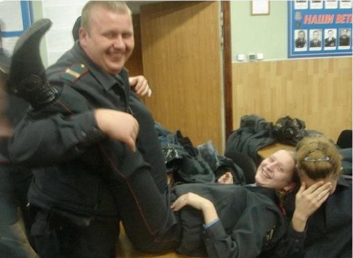 Ментовская подстилка