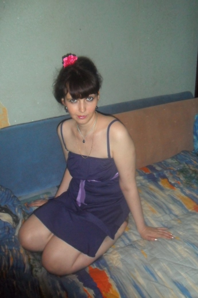 Взрослые женщины ищут молодых людей