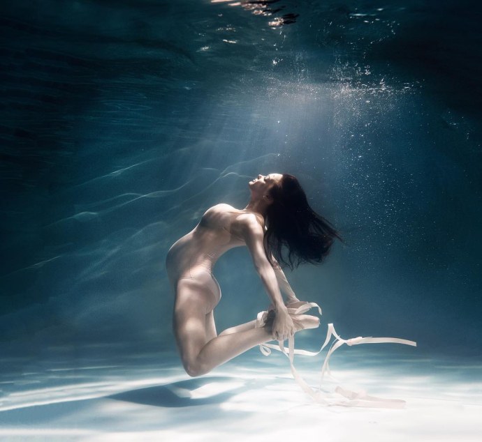 Порноактриса Олеся Абишева