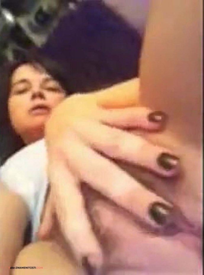 Наташа Королева масьурбирует