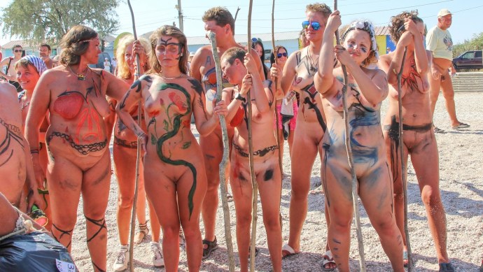 Голые подруги на пляже частное