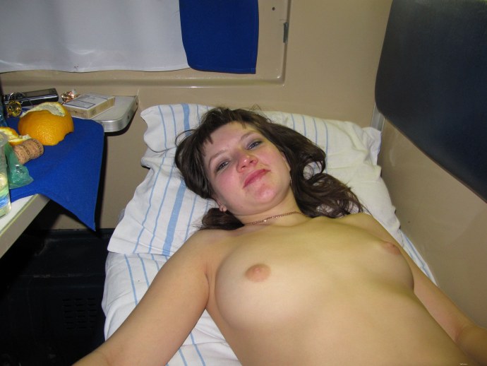 Без трусиков в общественном транспорте