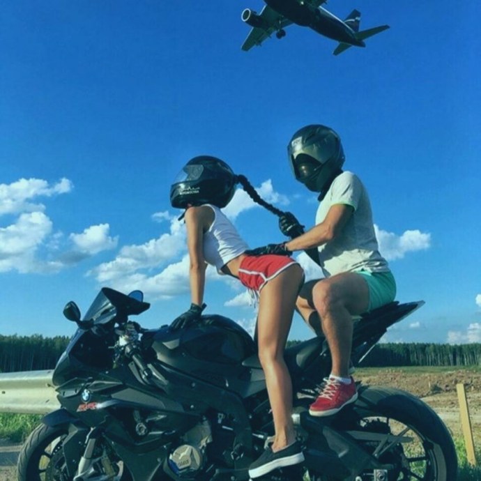 Трах на спортивном мотоцикле