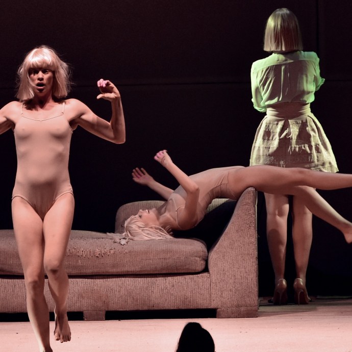 Мэдди Зиглер голаячастное