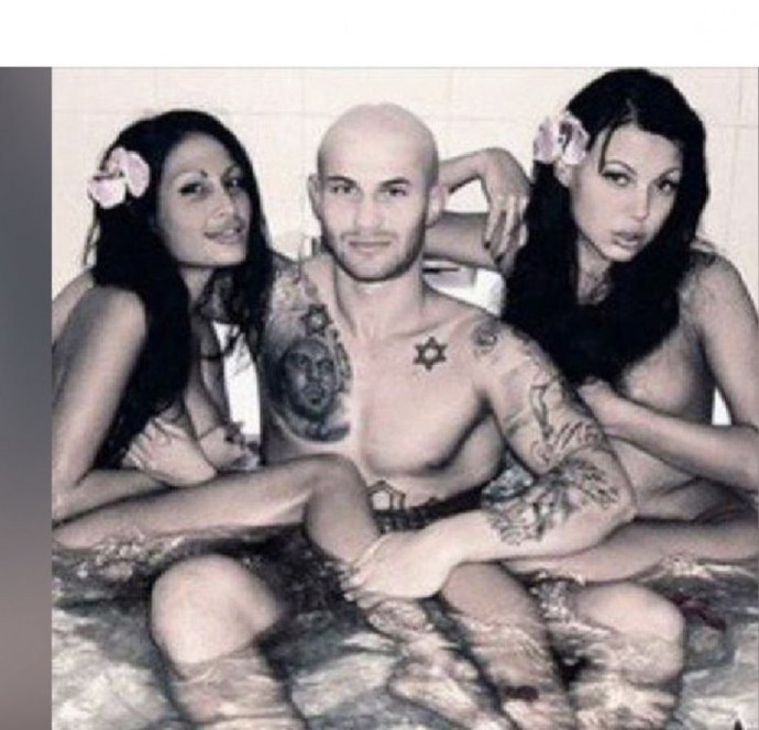 Анджелина Джоли голенькая