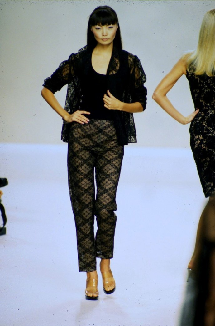 Силуэт женской руки