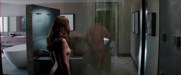 Дакота Джонсон в фильме 50 оттенков голая