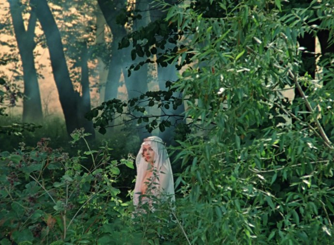 Барбара Ломбардо босиком