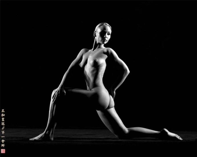 Голая Волочкова без трусов