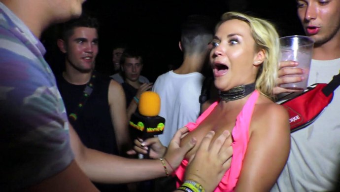 Дженни скордамаглия лапают