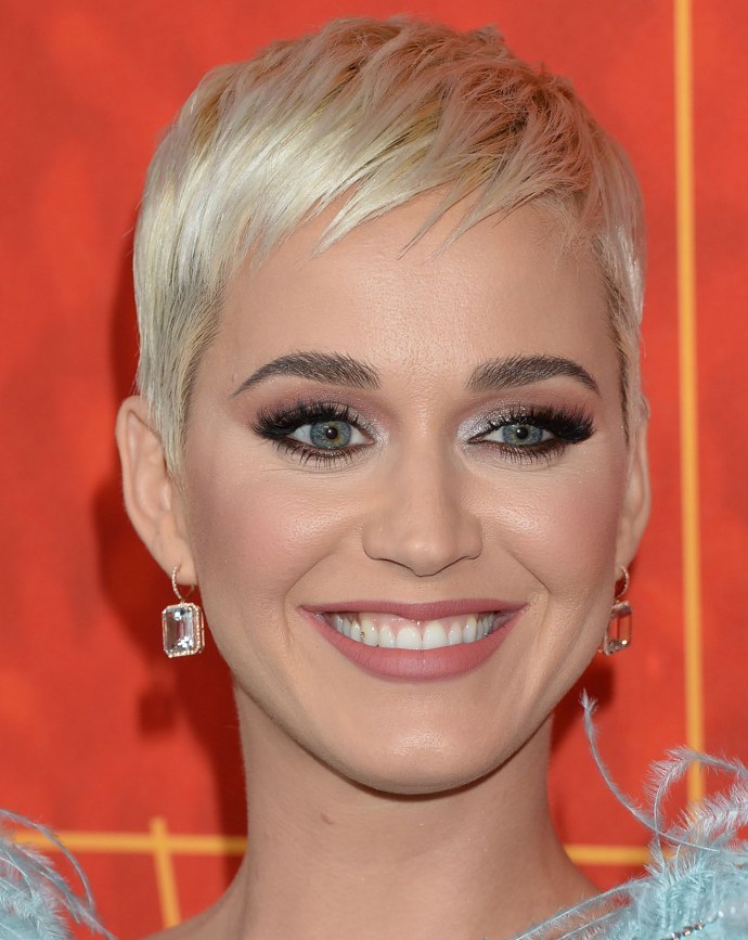 Кэти Перри 2017 короткая стрижка