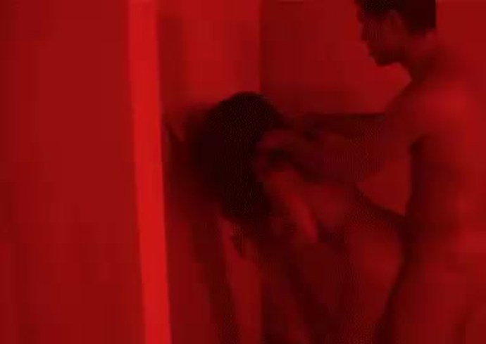Порнография в красной комнате
