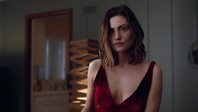 Фиби Тонкин (Phoebe Tonkin) голая