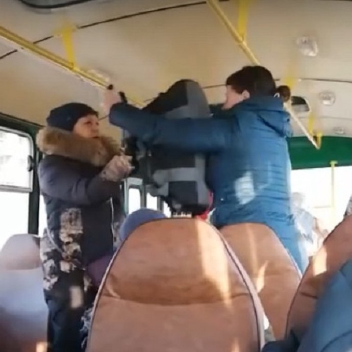 В Бийске избили кондуктора