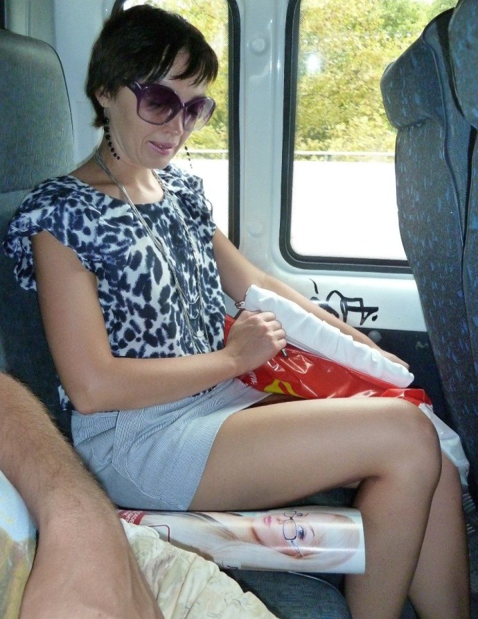 Красивые попки в транспорте