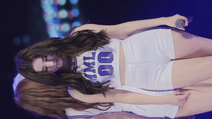 Парно секис Нэнси момоланд