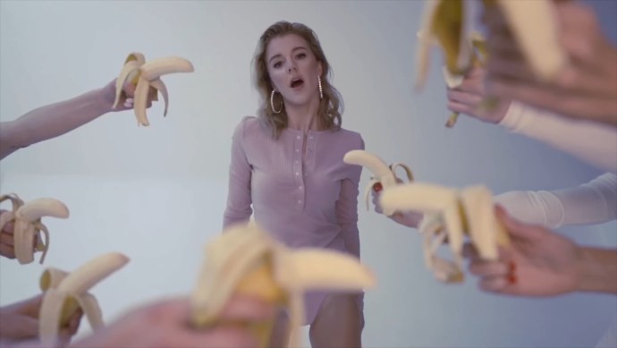 Юлианна Караулова горячие