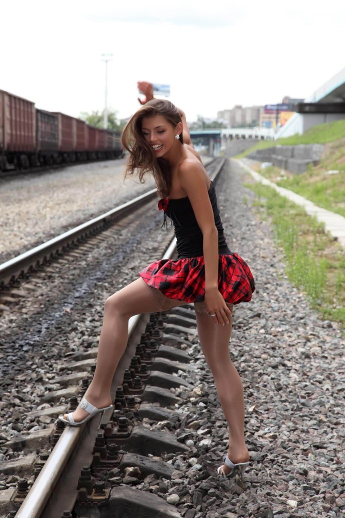 Женя Малахова а зори здесь тихие