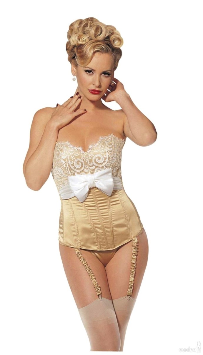 Лесби в сатиновых блузках