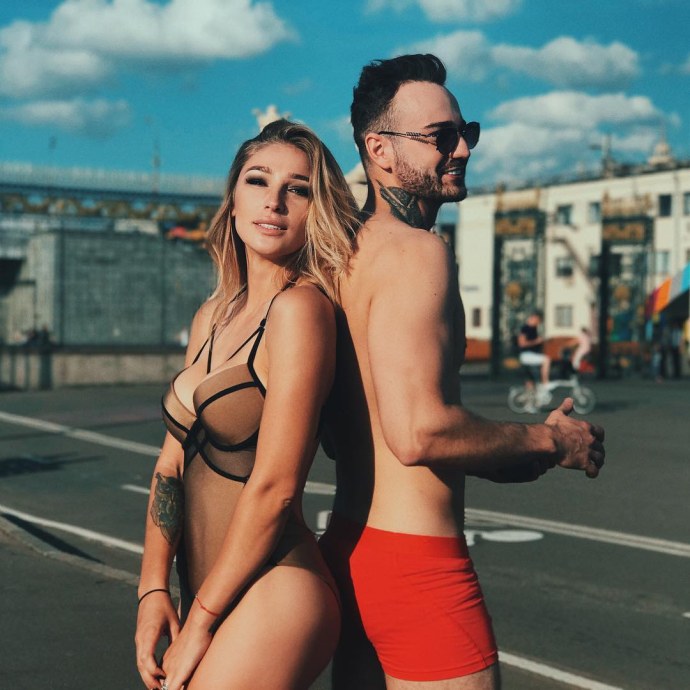 Регина Тодоренко с кляпом во рту